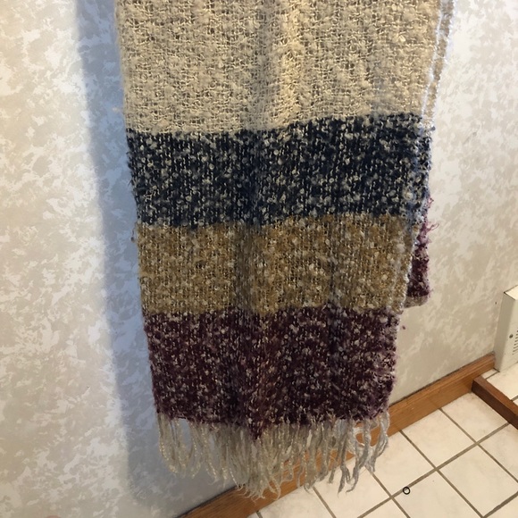 Scarf - Picture 2 of 3